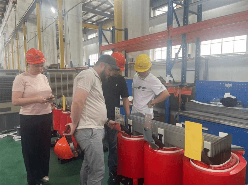 俄罗斯客户参观常州光辉变压器工厂 俄罗斯客户参观常州光辉变压器工厂
